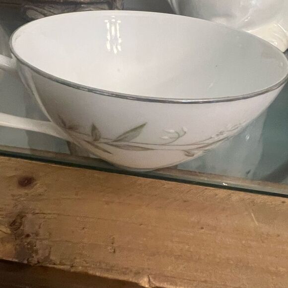 At Regis vintage Fine China set of 3 Elegant White Teacups with Silver Trim - Picture 7 of 9